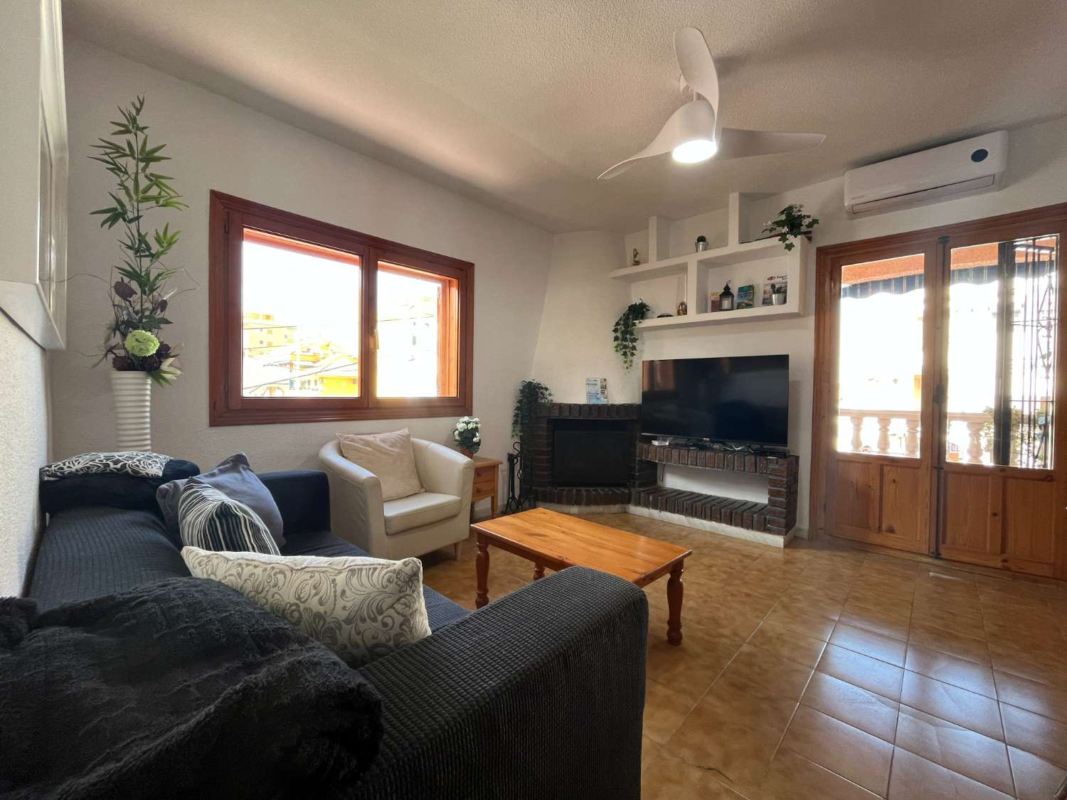 Precioso apartamento de 3 dormitorios y 1 baño cerca de la playa de la Mata.