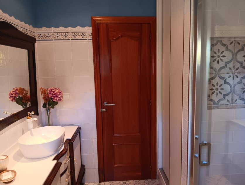 Villa Independiente de 3 dormitorios, 2 baños y piscina privada con 1200m2 de parcela