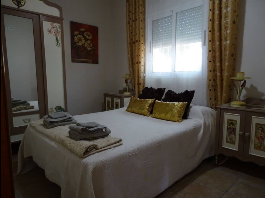 Villa Independiente de 3 dormitorios, 2 baños y piscina privada con 1200m2 de parcela