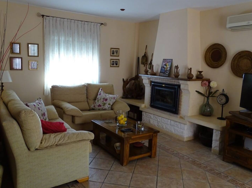 Villa Independiente de 3 dormitorios, 2 baños y piscina privada con 1200m2 de parcela