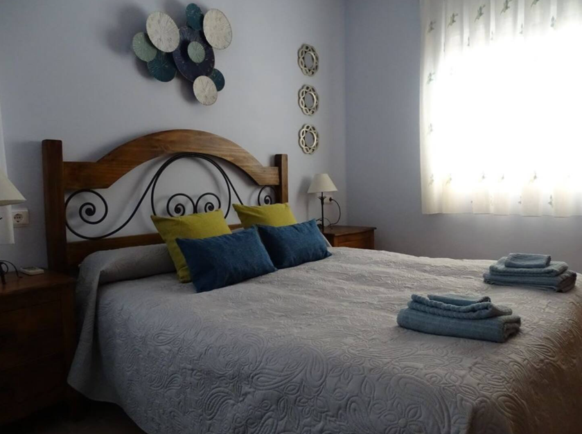 Villa Independiente de 3 dormitorios, 2 baños y piscina privada con 1200m2 de parcela