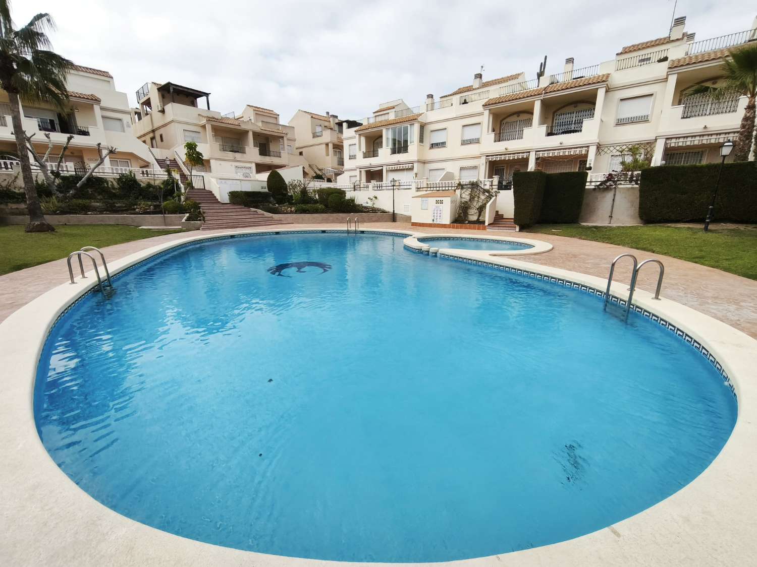Charmant duplex de 2 chambres et 2 salles de bains à Gran Alacant
