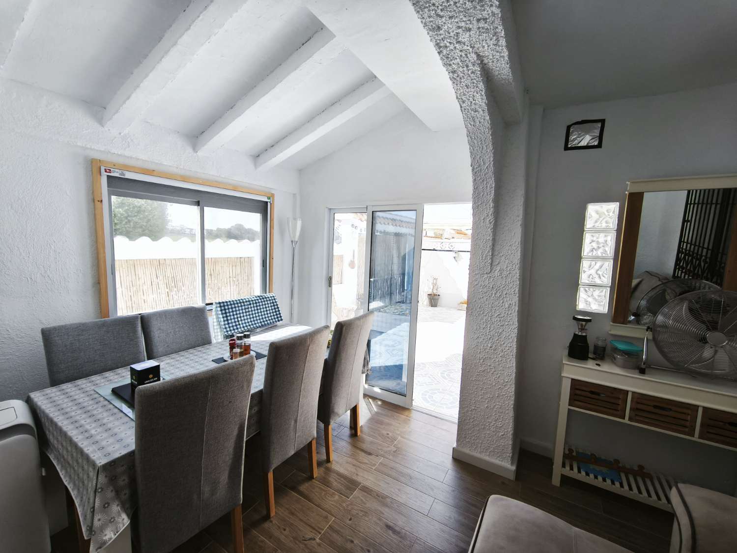 Schöner Bungalow mit 2 Schlafzimmern und 1 Badezimmer in Las Chismosas