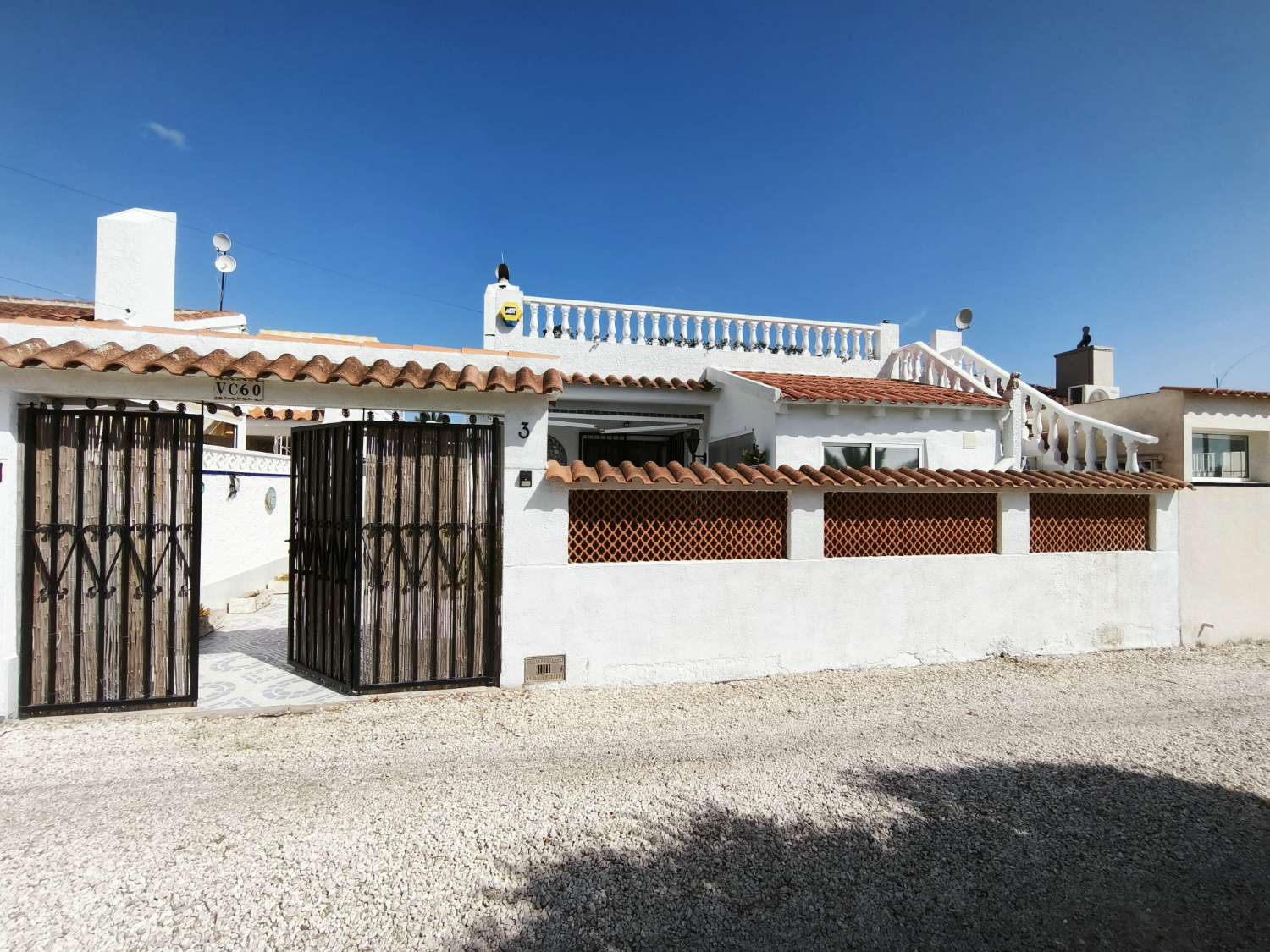 Schöner Bungalow mit 2 Schlafzimmern und 1 Badezimmer in Las Chismosas