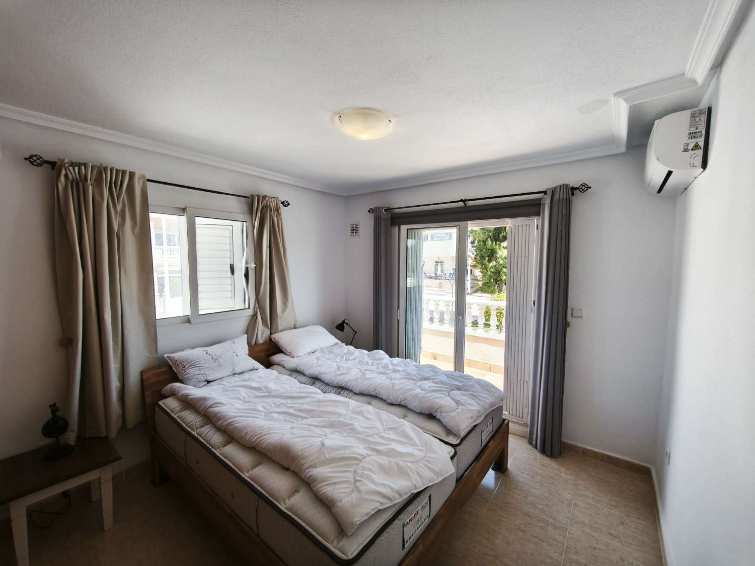 Beau duplex 3 chambres, 2 salle de bain à Zeniamar 2 sur Orihuela costa