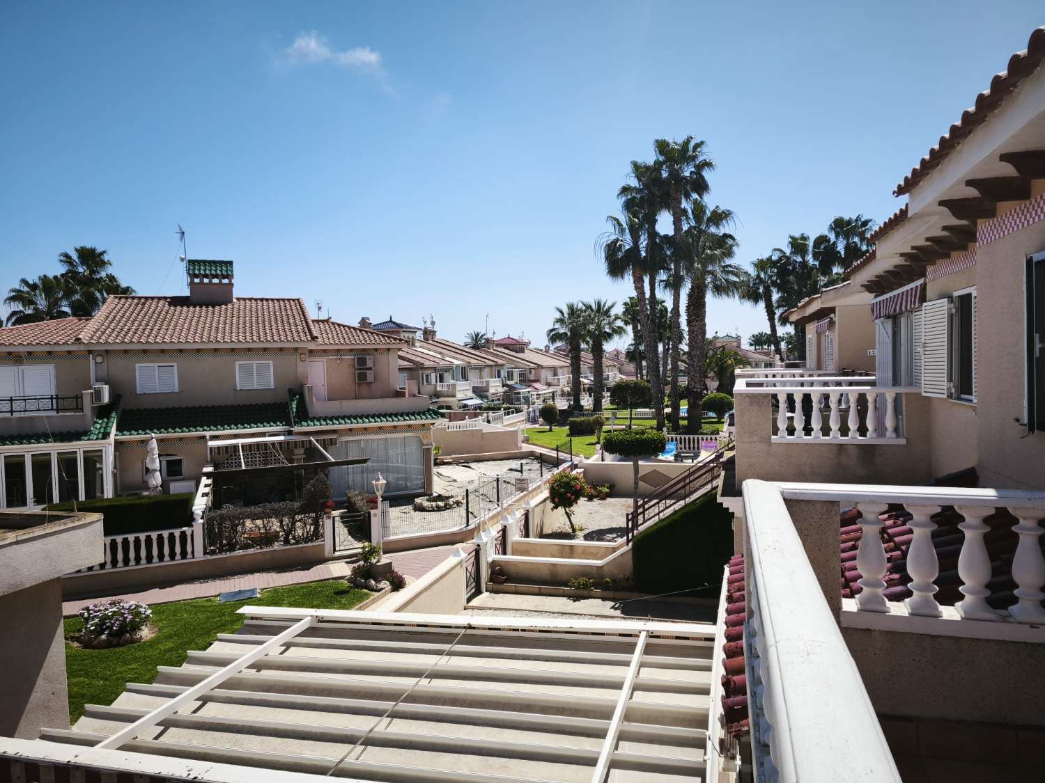 Beau duplex 3 chambres, 2 salle de bain à Zeniamar 2 sur Orihuela costa