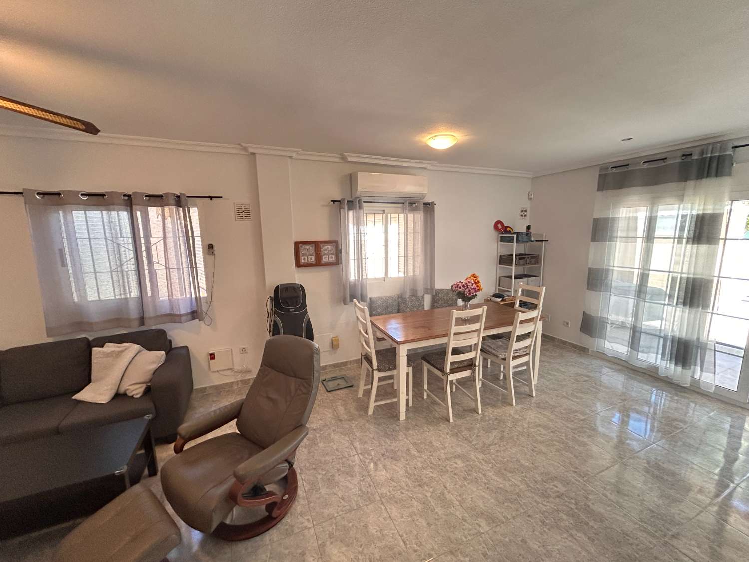 Beau duplex 3 chambres, 2 salle de bain à Zeniamar 2 sur Orihuela costa