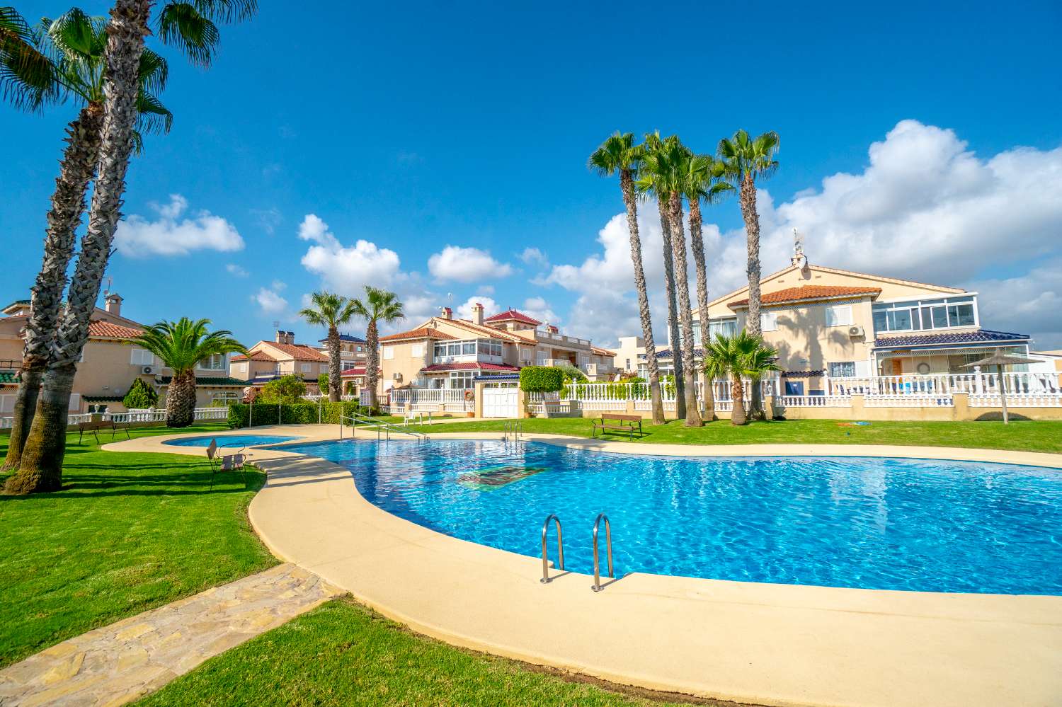 Beau duplex 3 chambres, 2 salle de bain à Zeniamar 2 sur Orihuela costa