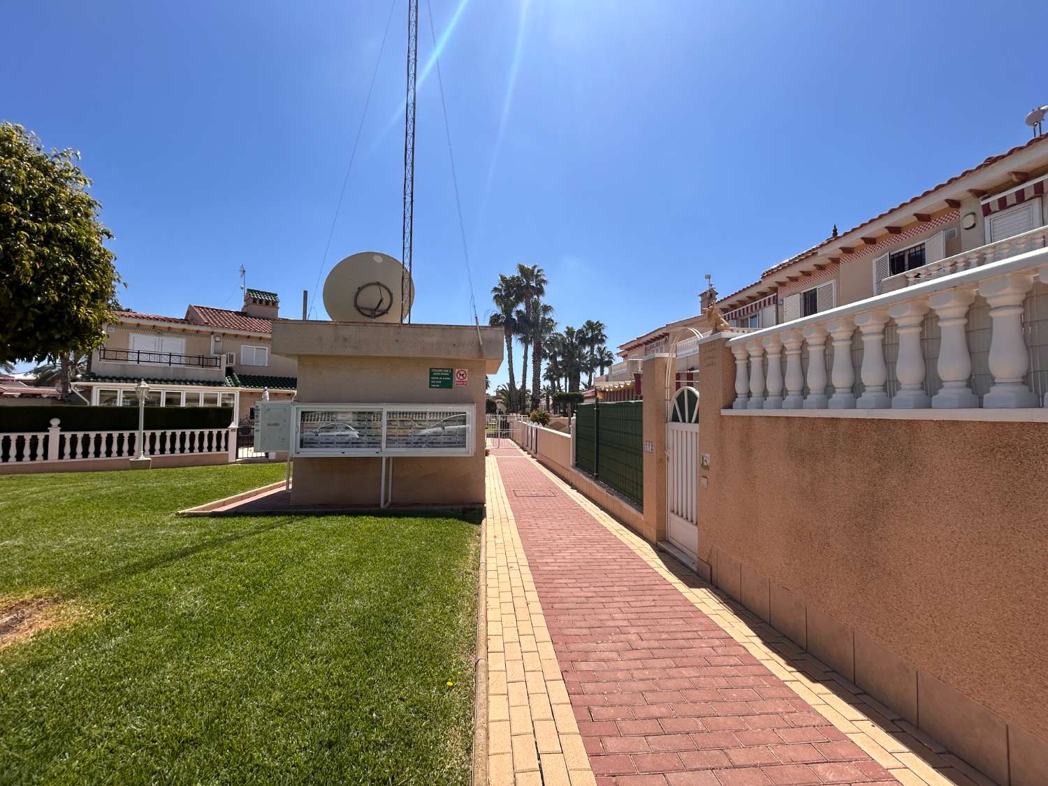 Beau duplex 3 chambres, 2 salle de bain à Zeniamar 2 sur Orihuela costa