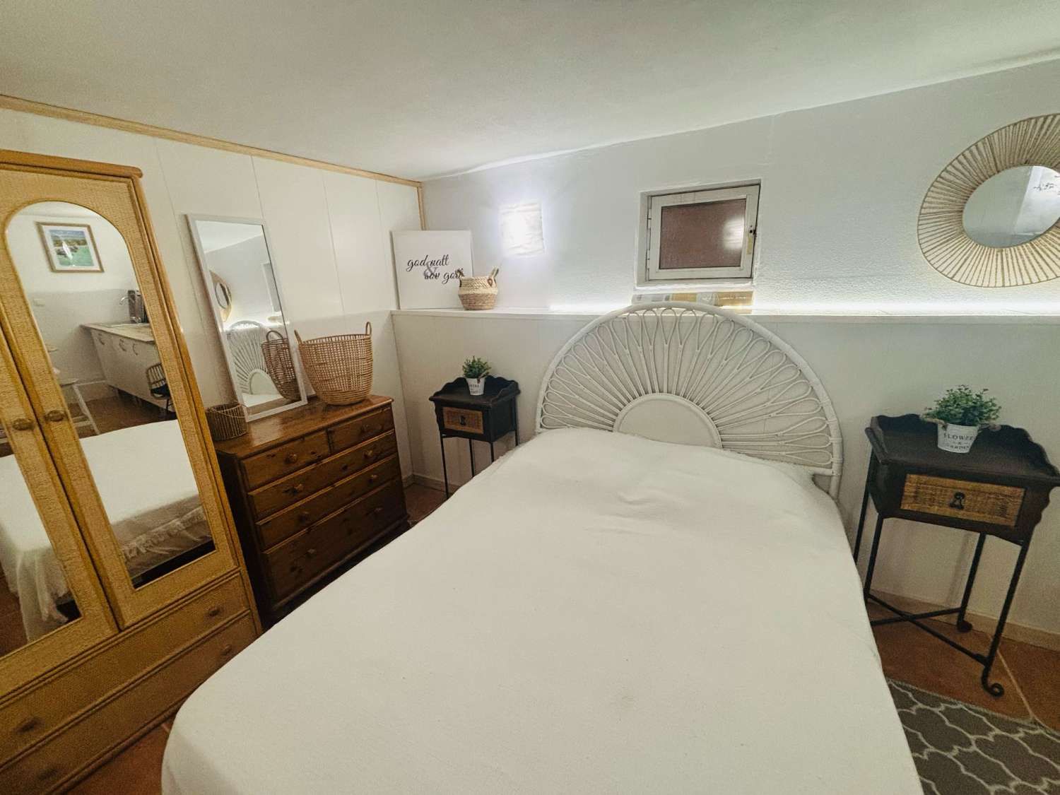 Bungalow de 2 dormitorios, 2 baños y 1 estudio y 1 piscina comunitaria