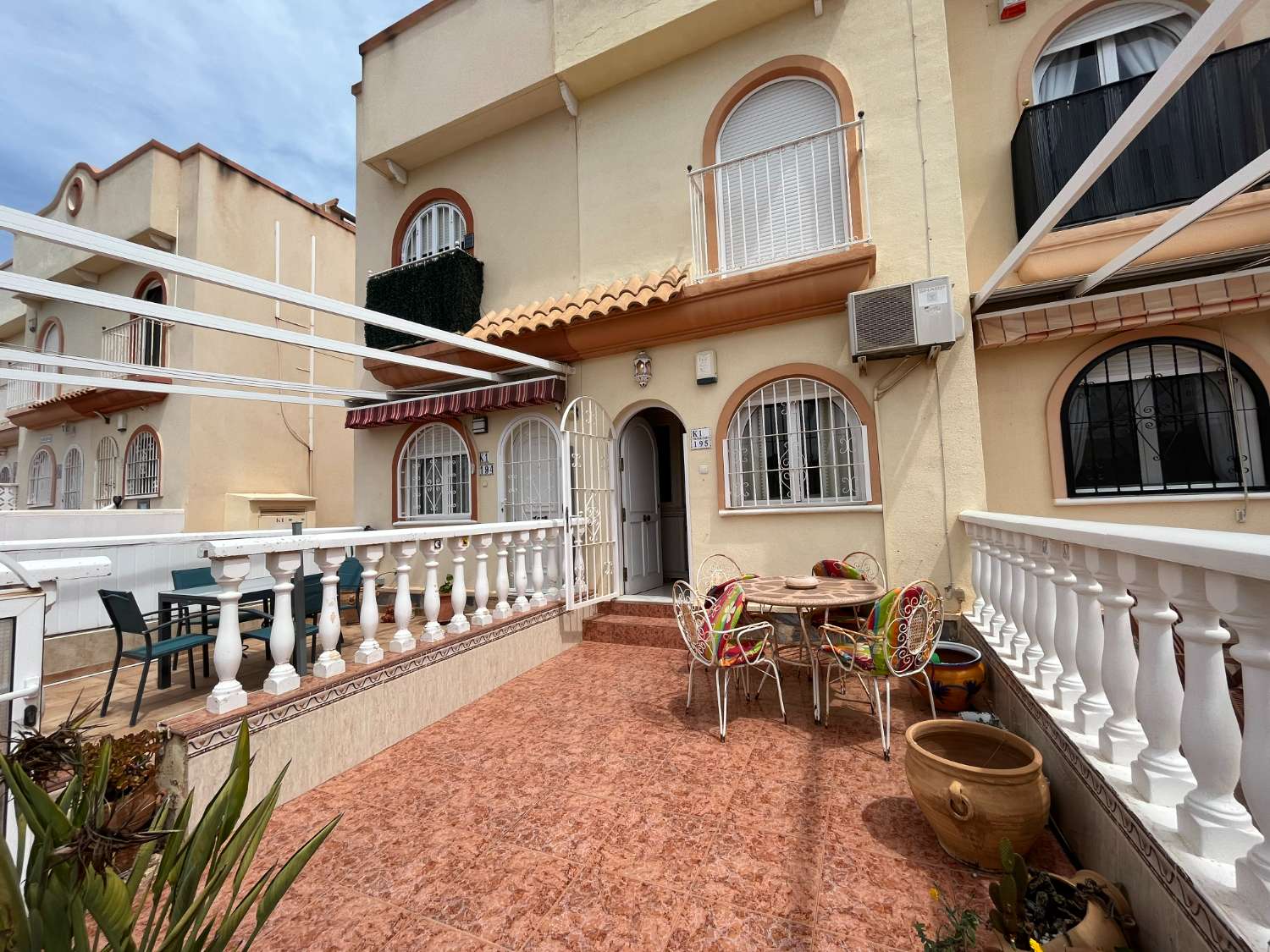 Dúplex de 2 dormitorios y 1 baño en La Florida.