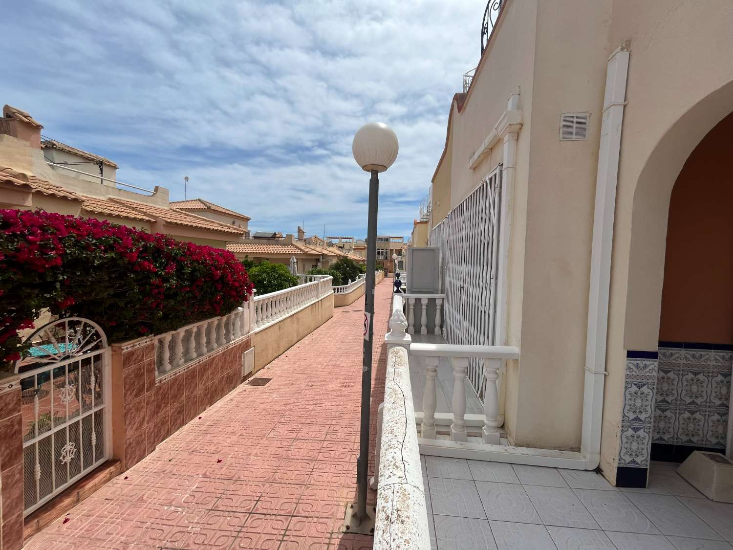 Dúplex de 2 dormitorios y 1 baño en La Florida.