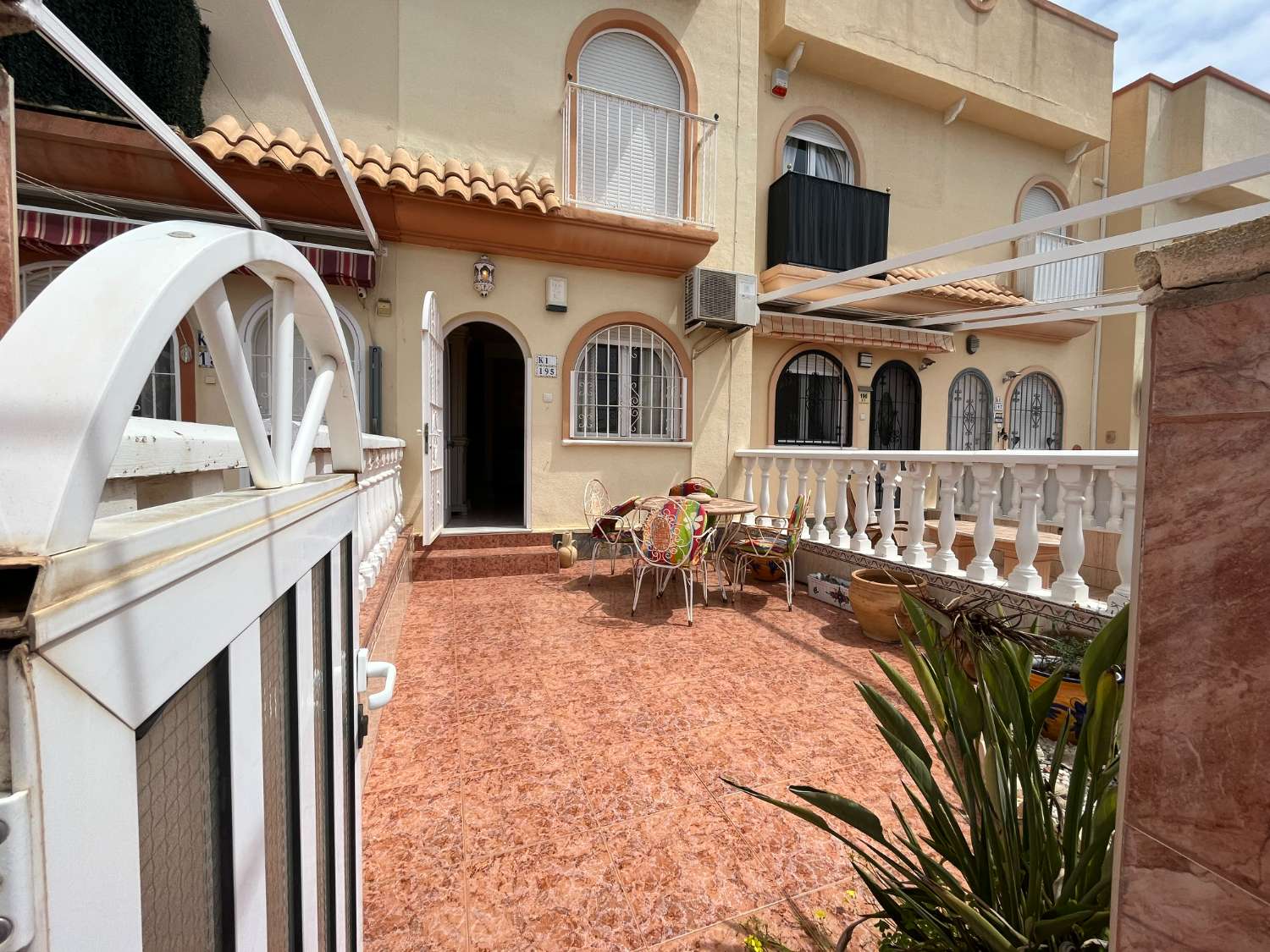Dúplex de 2 dormitorios y 1 baño en La Florida.
