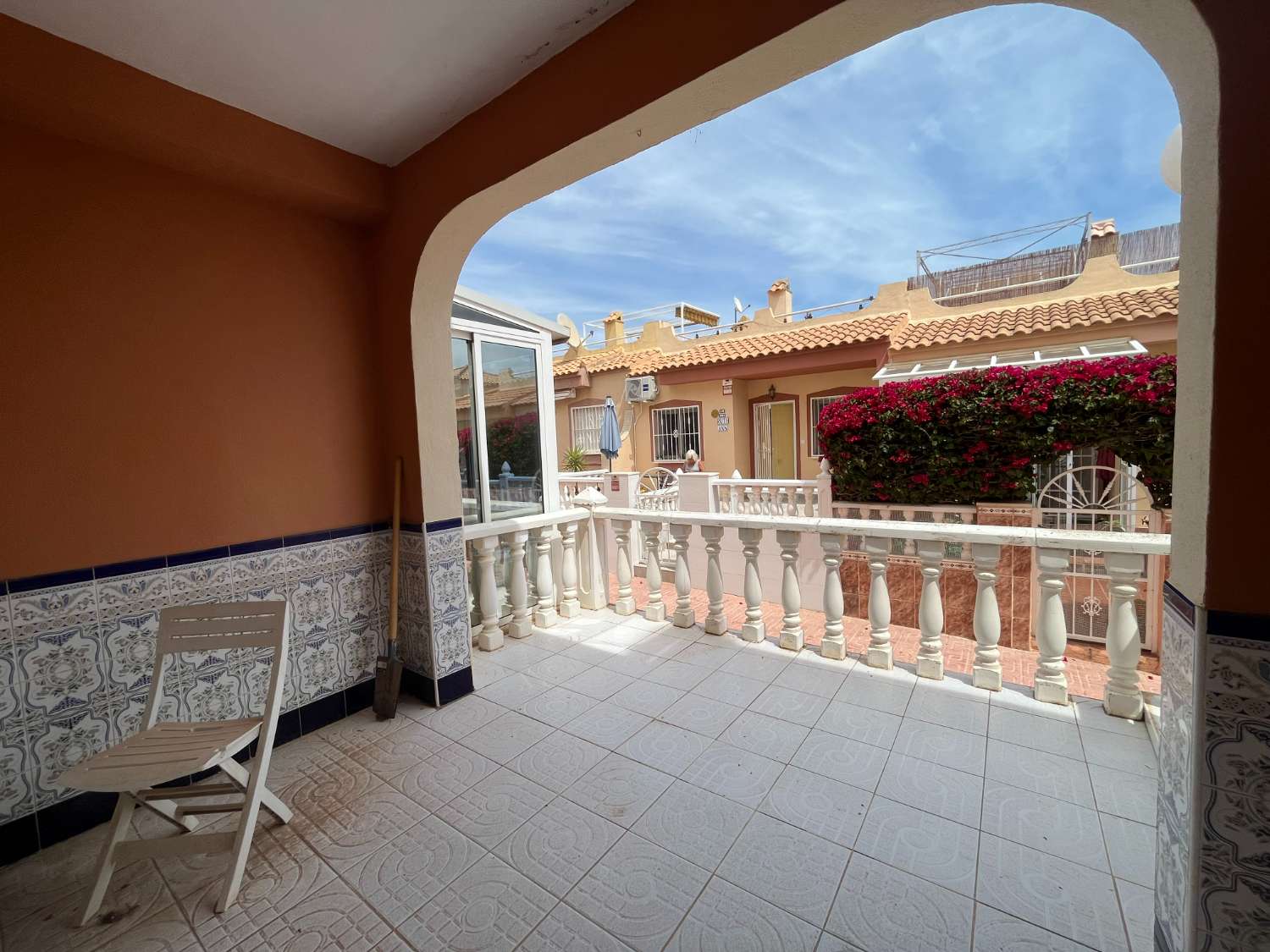 Dúplex de 2 dormitorios y 1 baño en La Florida.