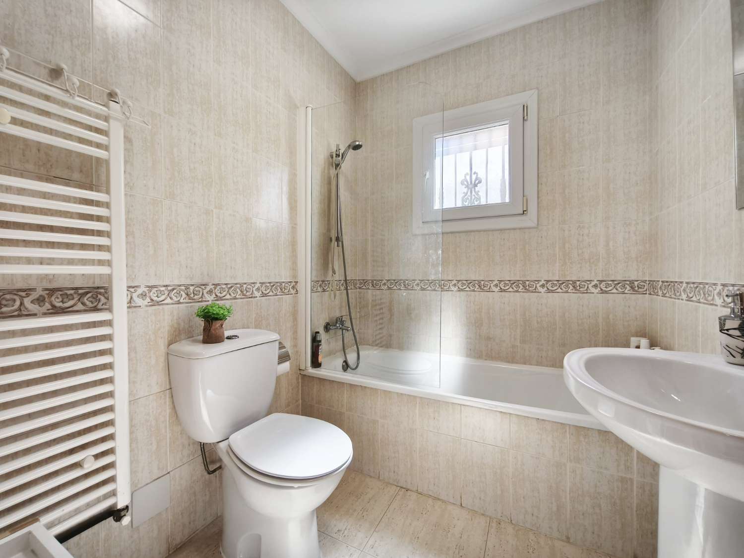 Mooie villa met 2 slaapkamers en 2 badkamers.