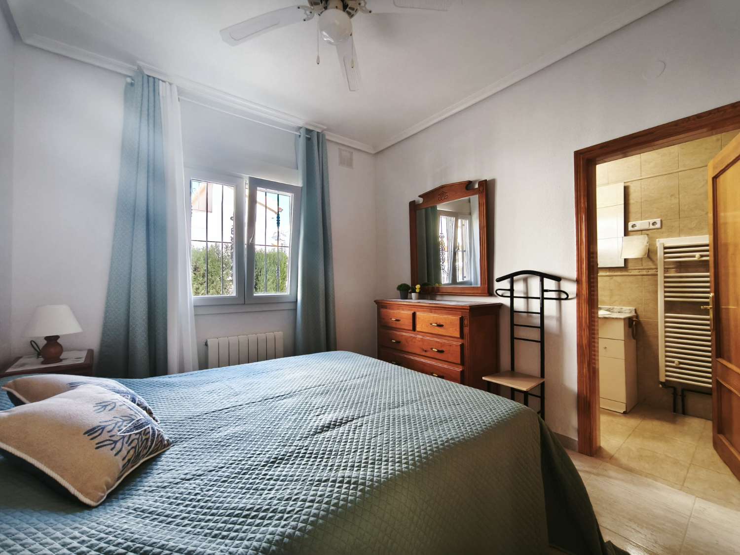 Mooie villa met 2 slaapkamers en 2 badkamers.