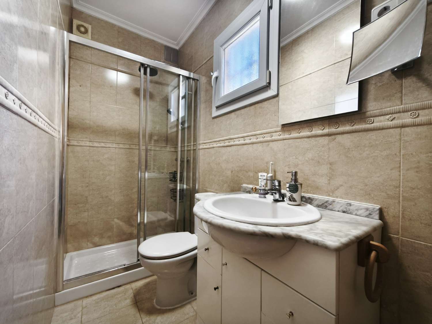 Mooie villa met 2 slaapkamers en 2 badkamers.