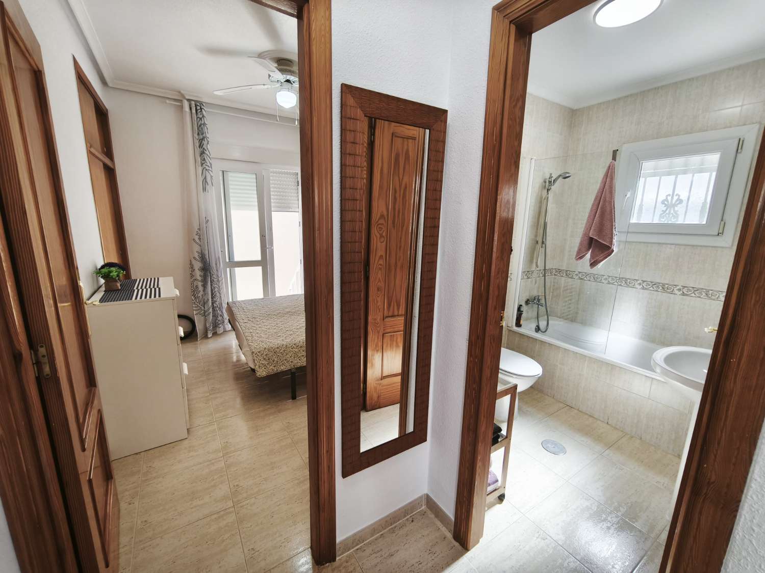 Mooie villa met 2 slaapkamers en 2 badkamers.