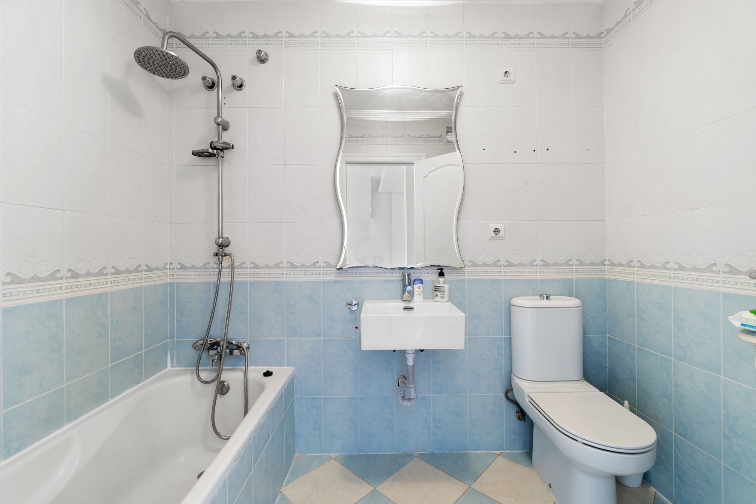 Duplex de 3 dormitorios , 2 baños a 1km de la playa en la Torre de la Horadada