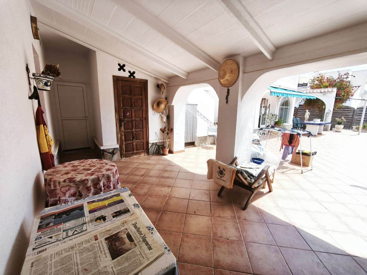 Preciosa villa en Torrevieja con 4 dormitorios y 4 baños.