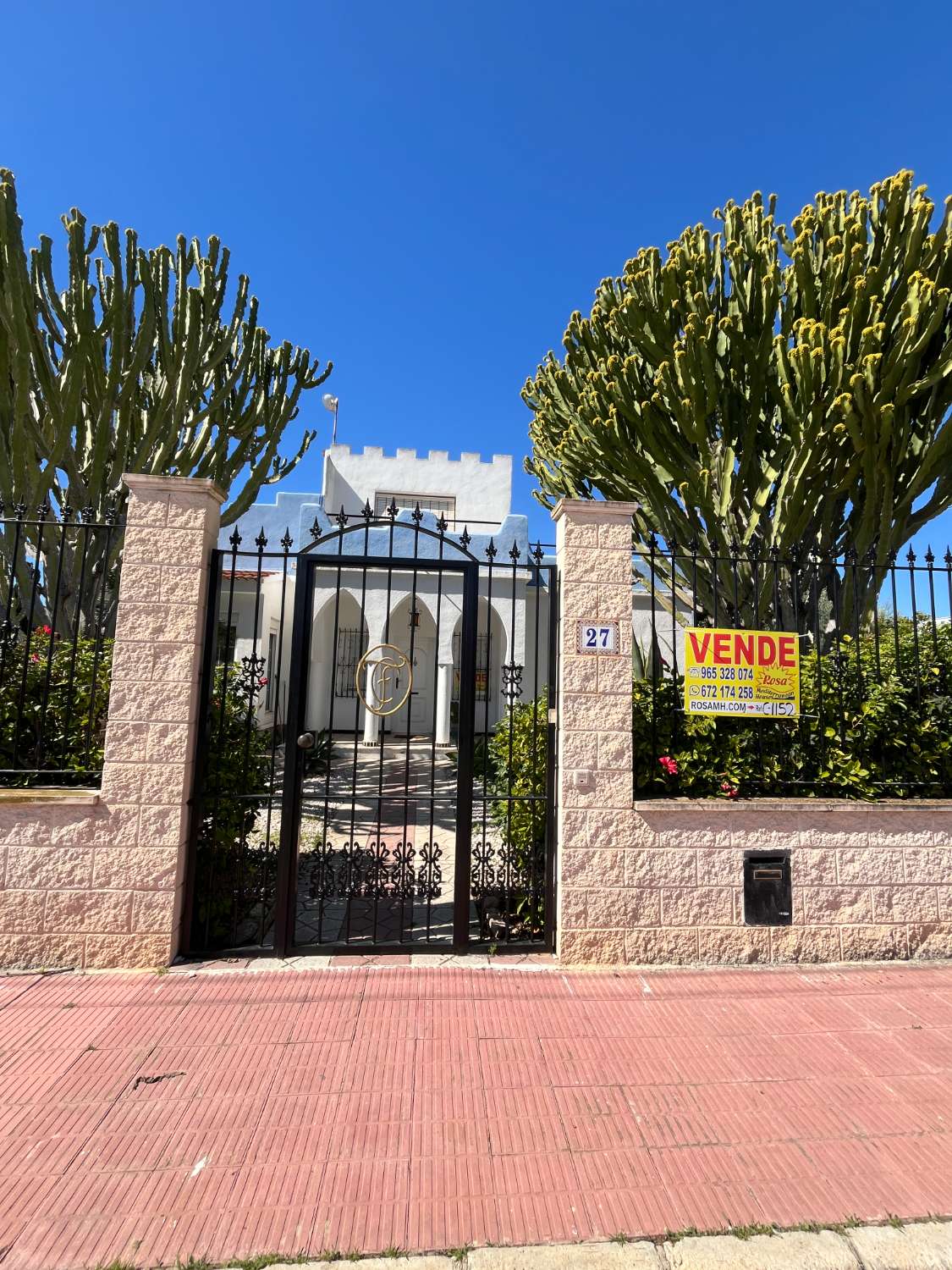 Vakker villa i Torrevieja med 4 soverom og 4 bad.