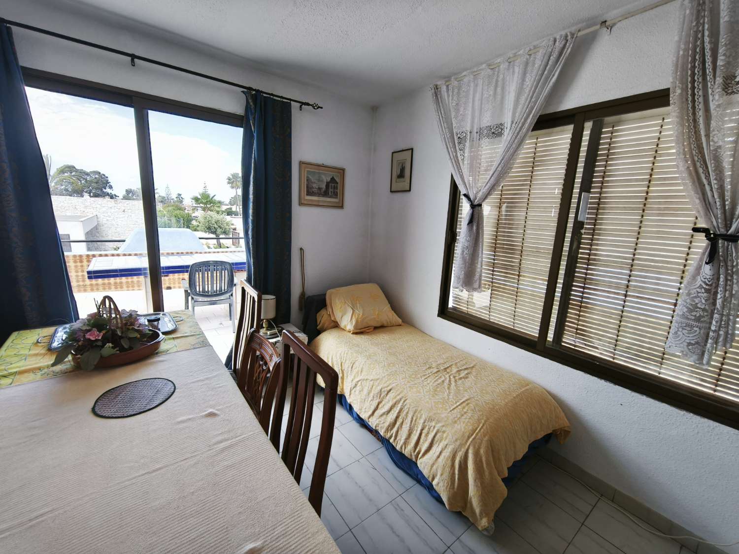 Preciosa villa en Torrevieja con 4 dormitorios y 4 baños.