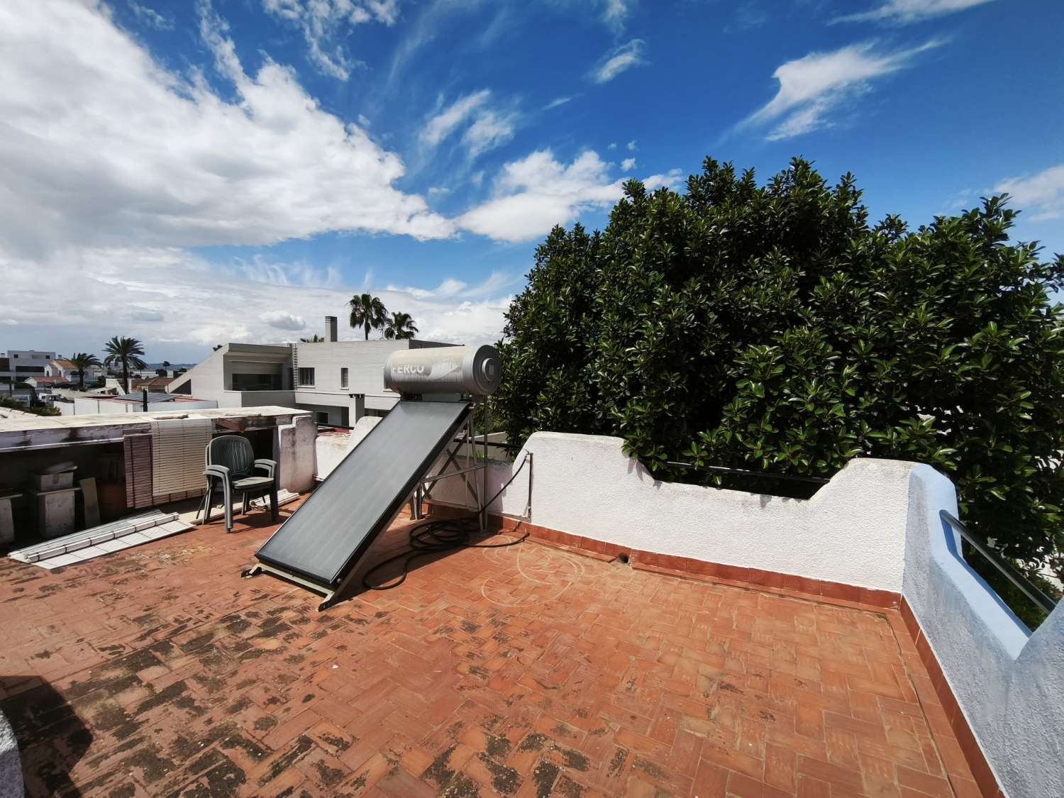 Preciosa villa en Torrevieja con 4 dormitorios y 4 baños.
