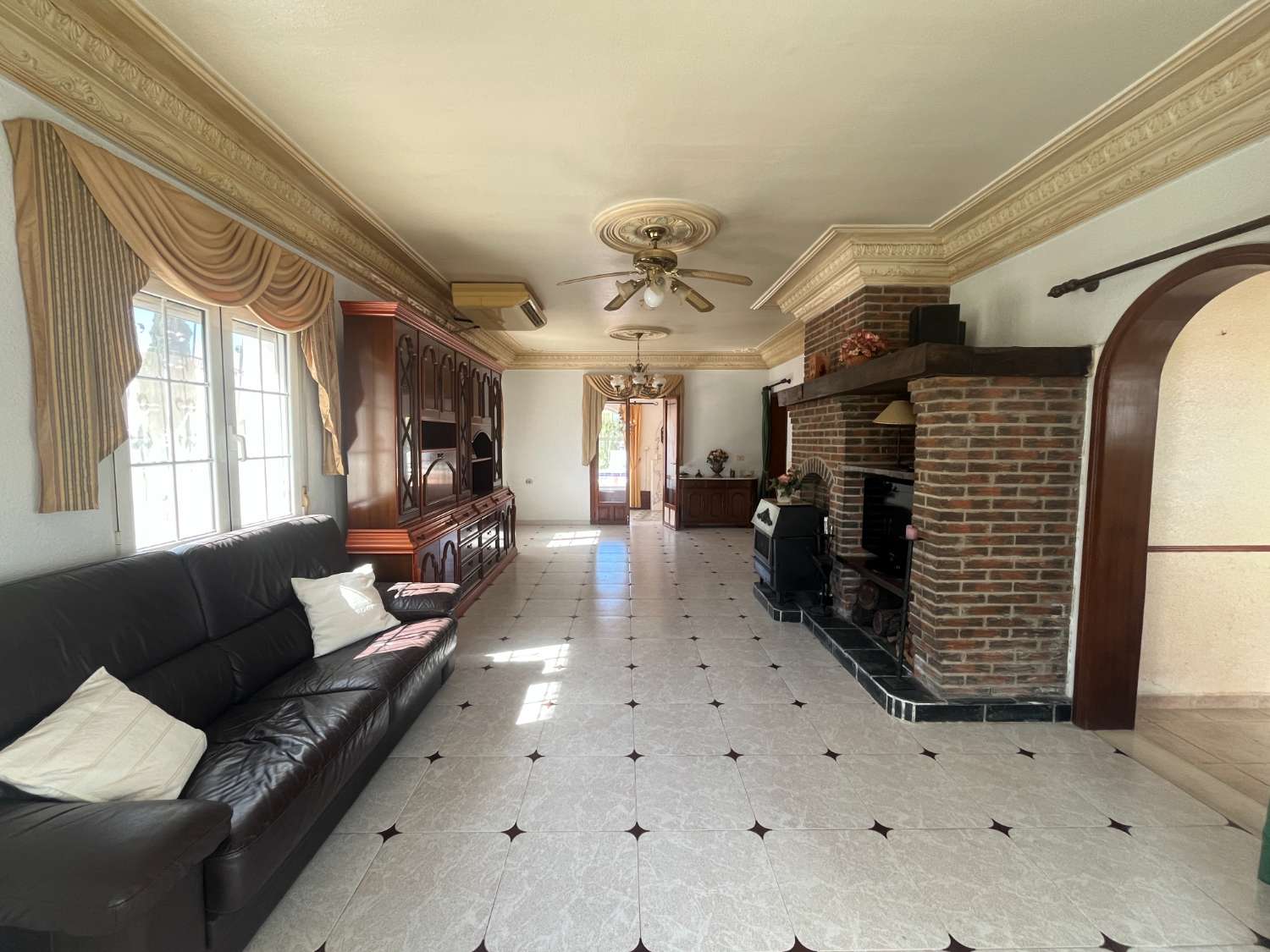 Vakker villa i Torrevieja med 4 soverom og 4 bad.