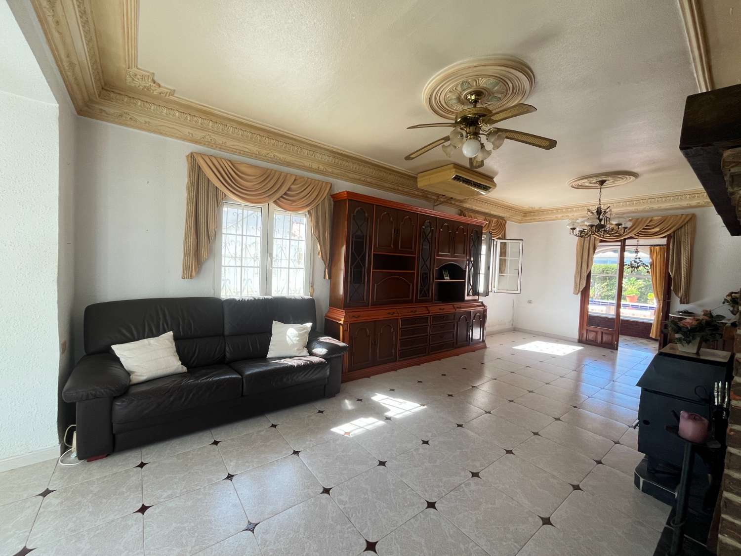 Vakker villa i Torrevieja med 4 soverom og 4 bad.