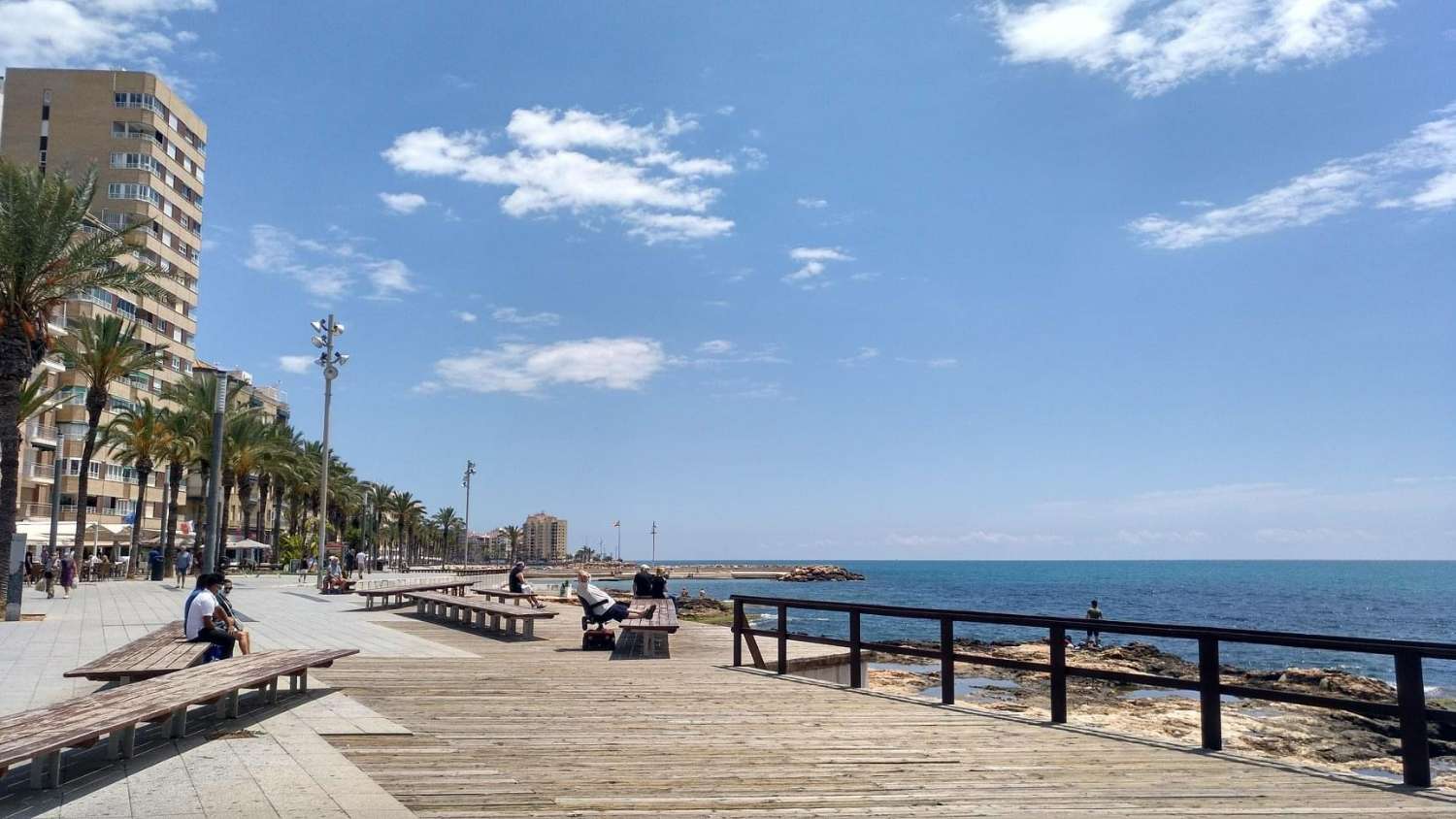 Preciosa villa en Torrevieja con 4 dormitorios y 4 baños.