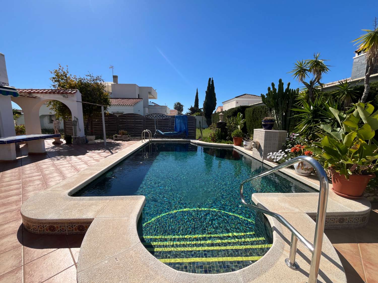 Vakker villa i Torrevieja med 4 soverom og 4 bad.