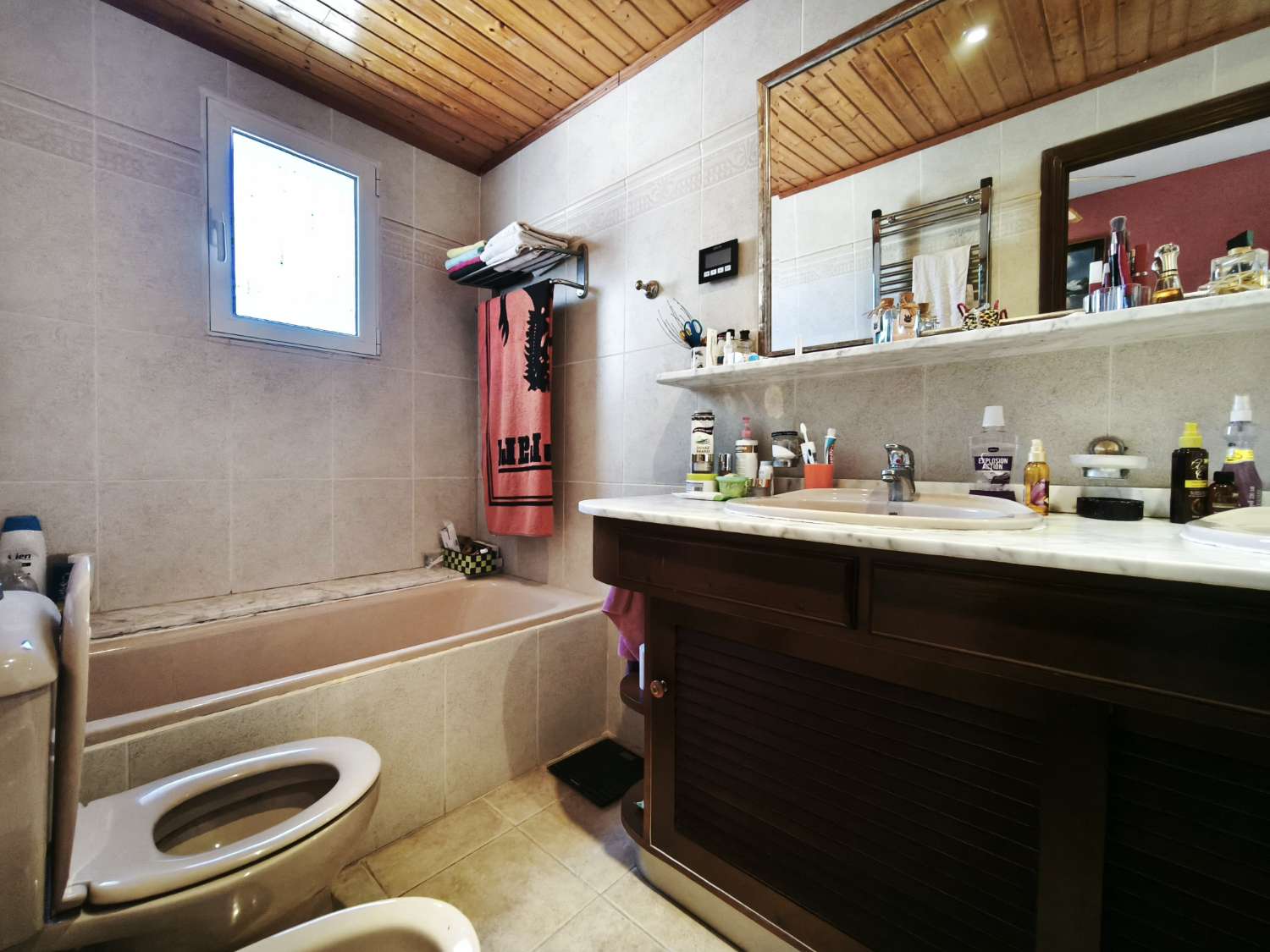 Preciosa villa en Torrevieja con 4 dormitorios y 4 baños.
