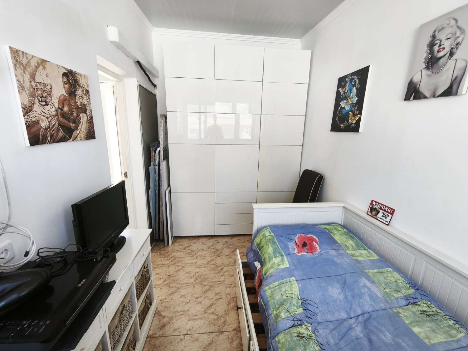 Dejlig 4 soveværelser og 2 badeværelser duplex i Los Balcones.