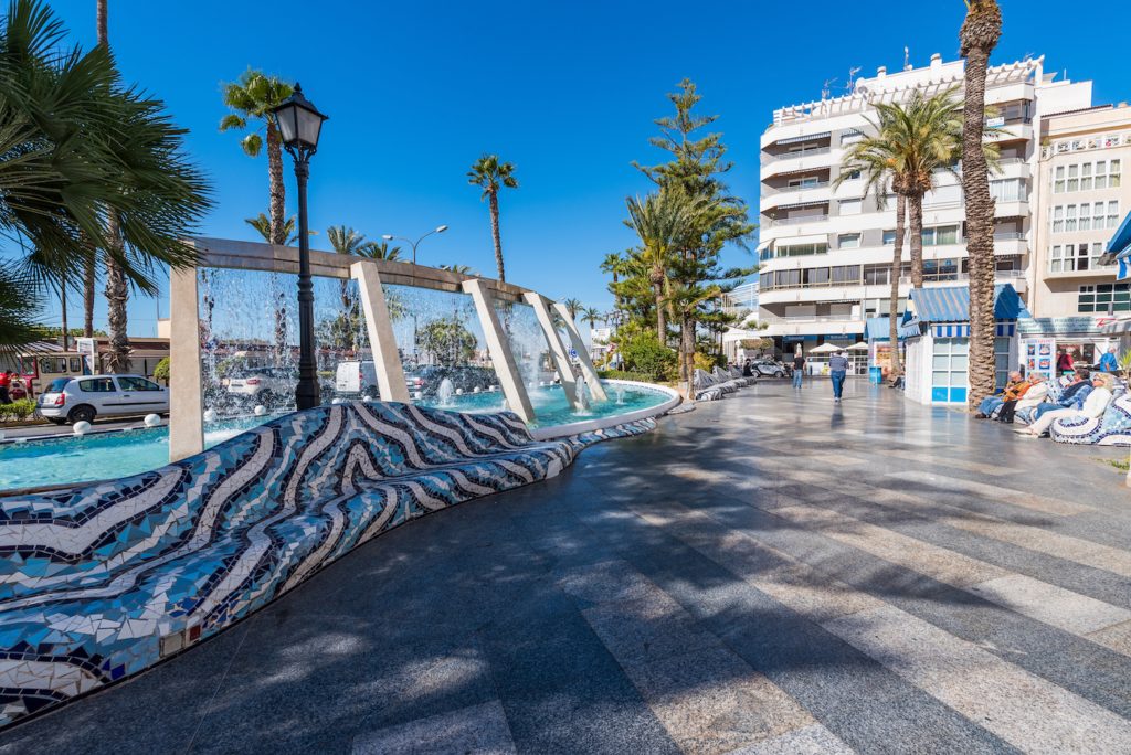 Local comercial diáfano de 305 m2 en esquina en el centro de Torrevieja