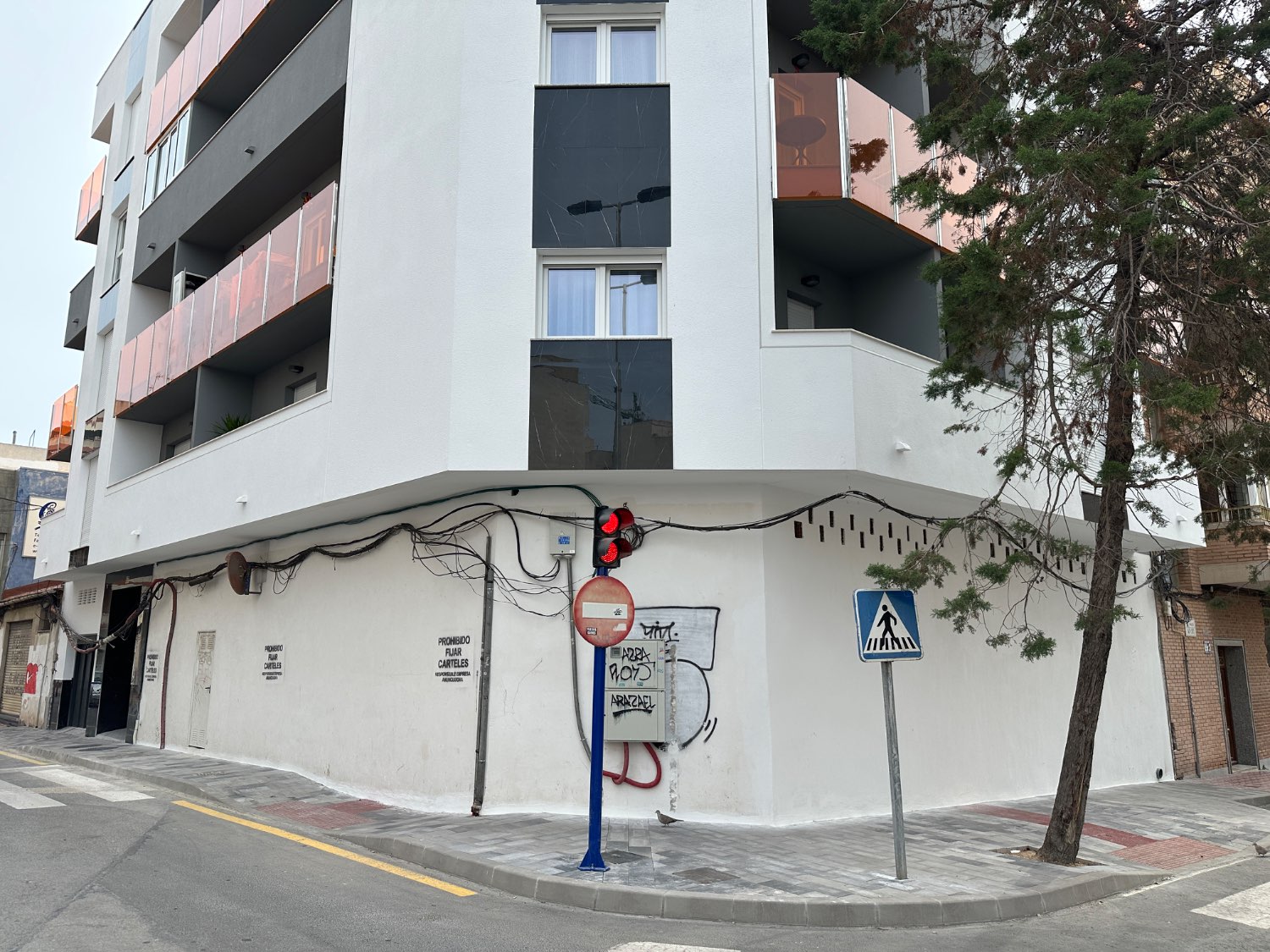 Local comercial diáfano de 305 m2 en esquina en el centro de Torrevieja