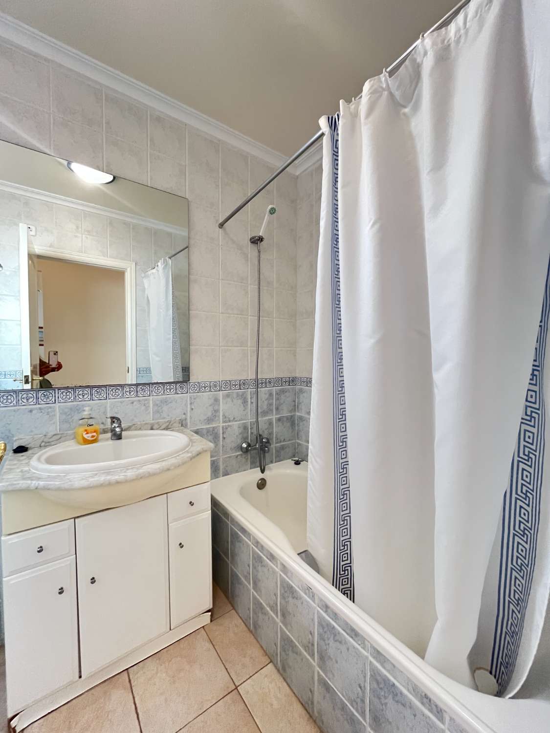 Apartamento orientado al sur en Urb. Áloe.