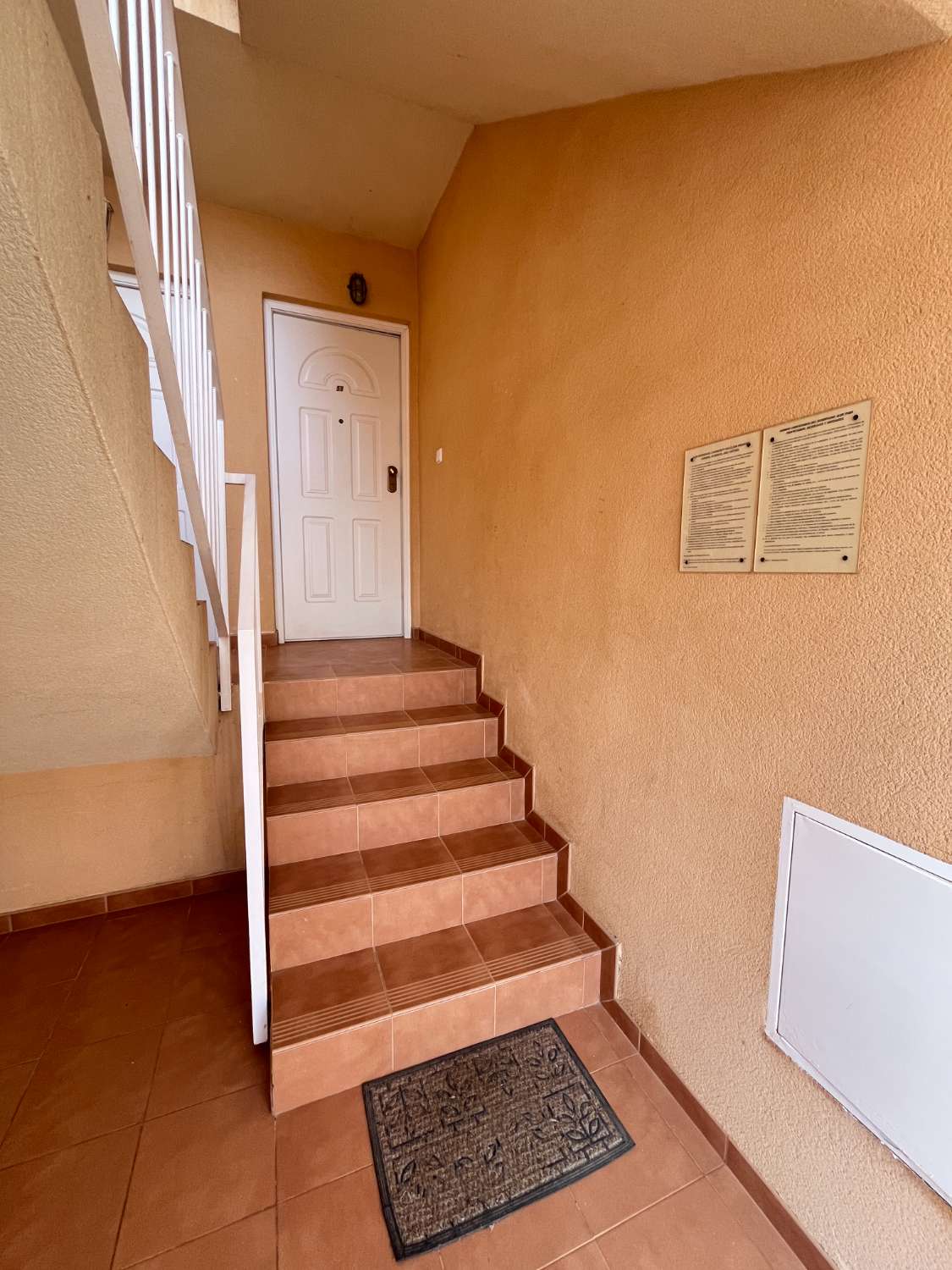 Apartamento orientado al sur en Urb. Áloe.
