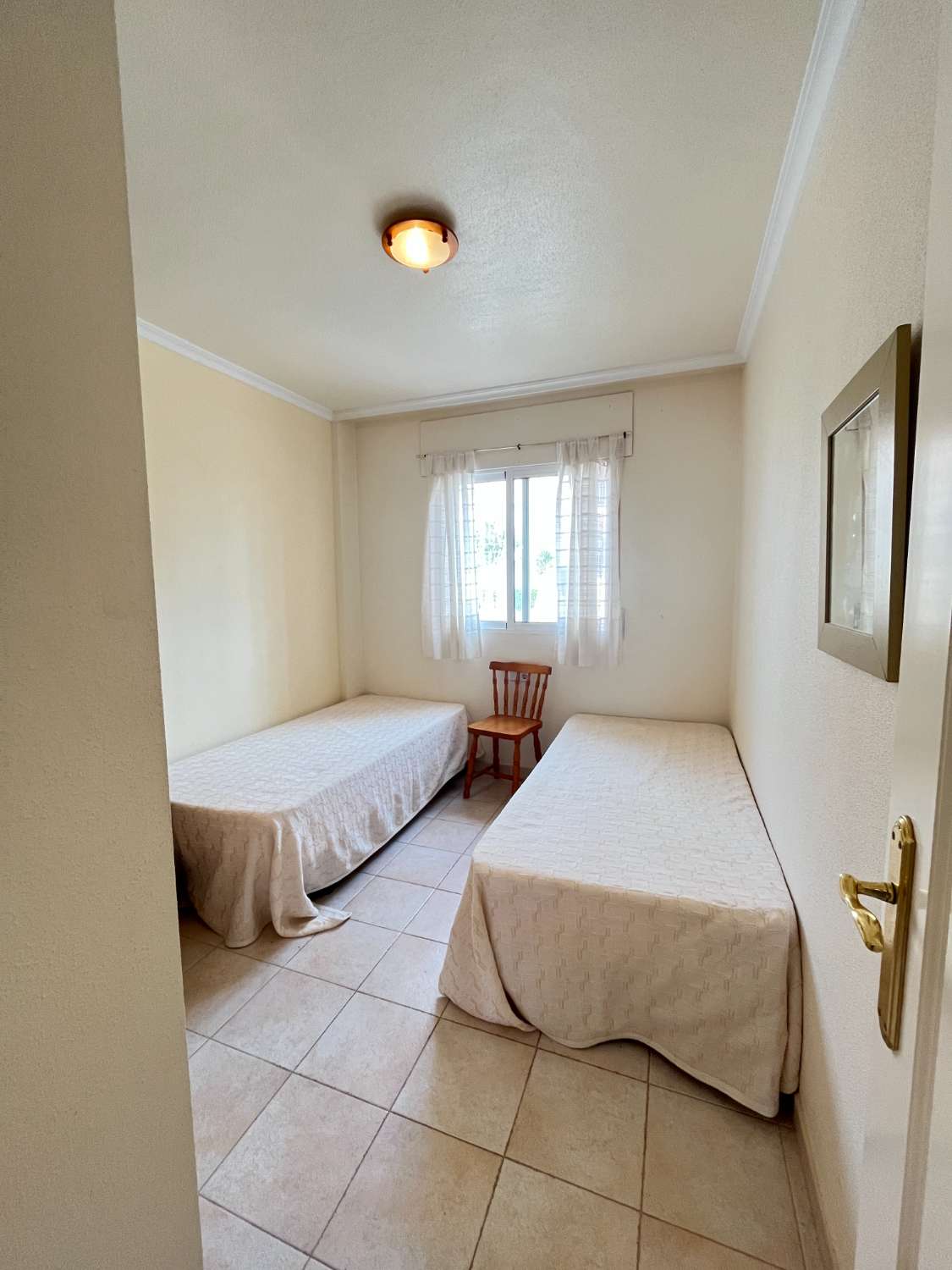 Apartamento orientado al sur en Urb. Áloe.