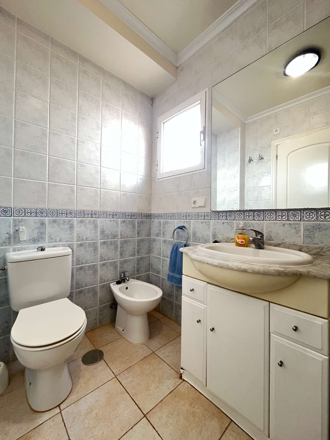 Apartamento orientado al sur en Urb. Áloe.