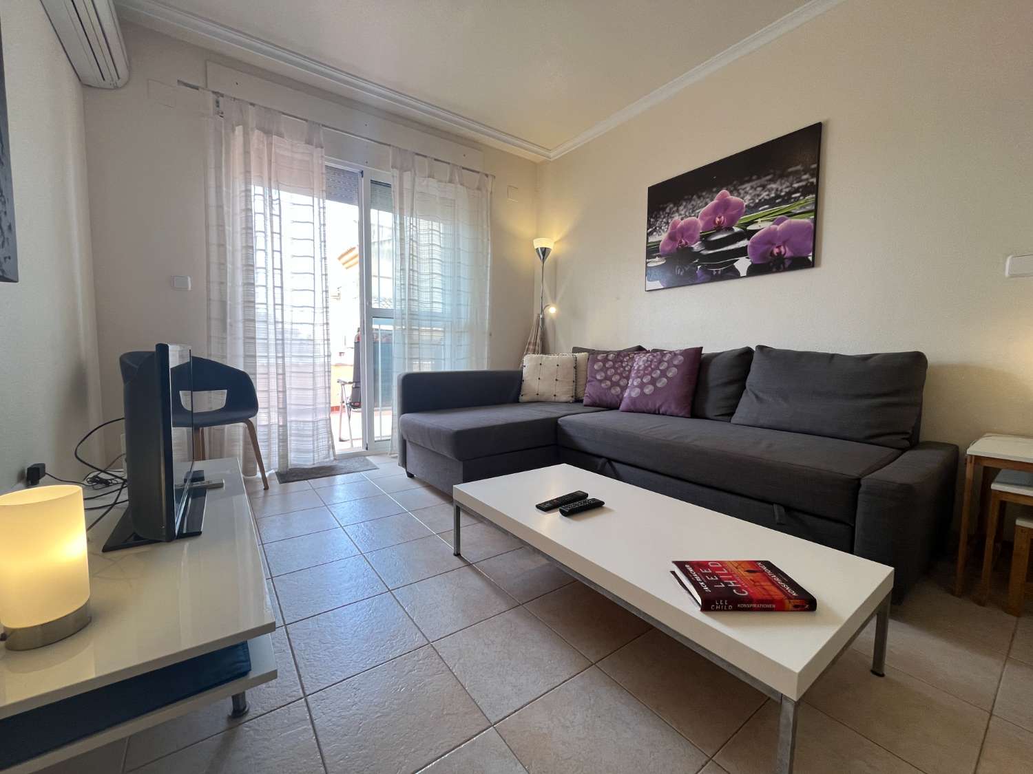 Apartamento orientado al sur en Urb. Áloe.