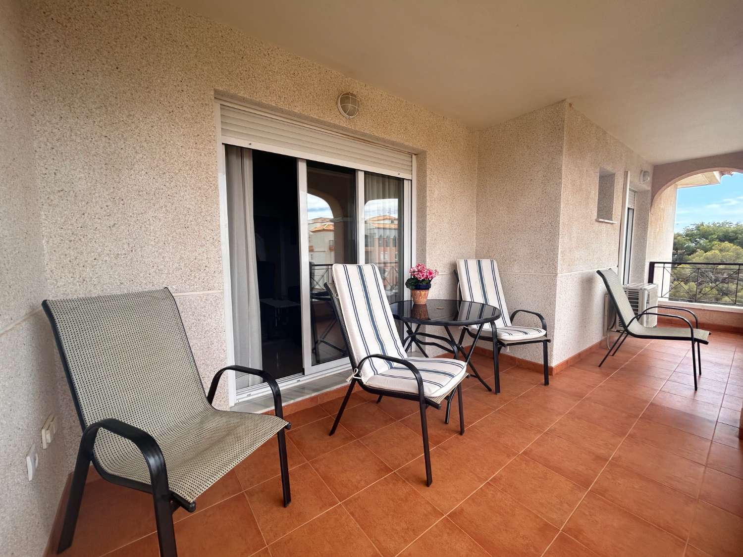 Beautiful topfloor apartment in popular Laguna Golf