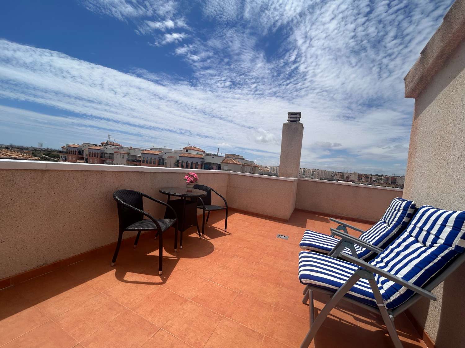 Beautiful topfloor apartment in popular Laguna Golf