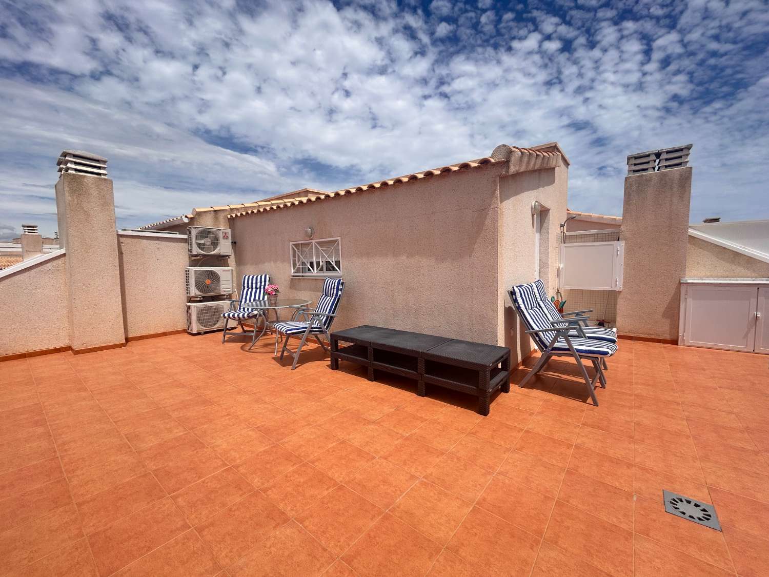Beautiful topfloor apartment in popular Laguna Golf