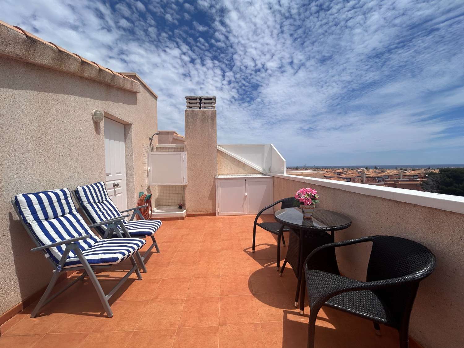 Beautiful topfloor apartment in popular Laguna Golf