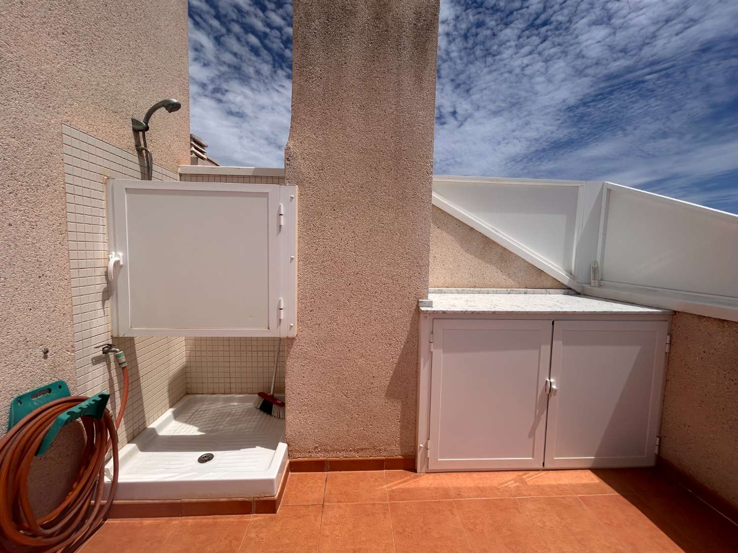 Beautiful topfloor apartment in popular Laguna Golf