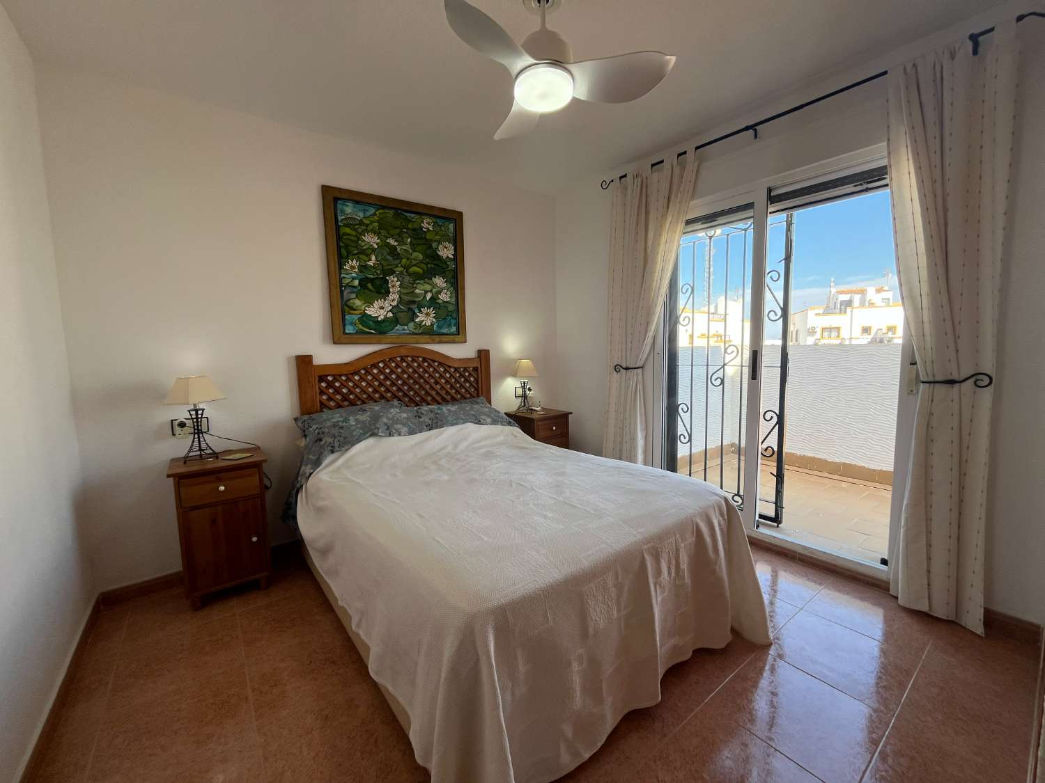 Preciosa casa adosada de 3 dormitorios y 2 baños en Los Altos.