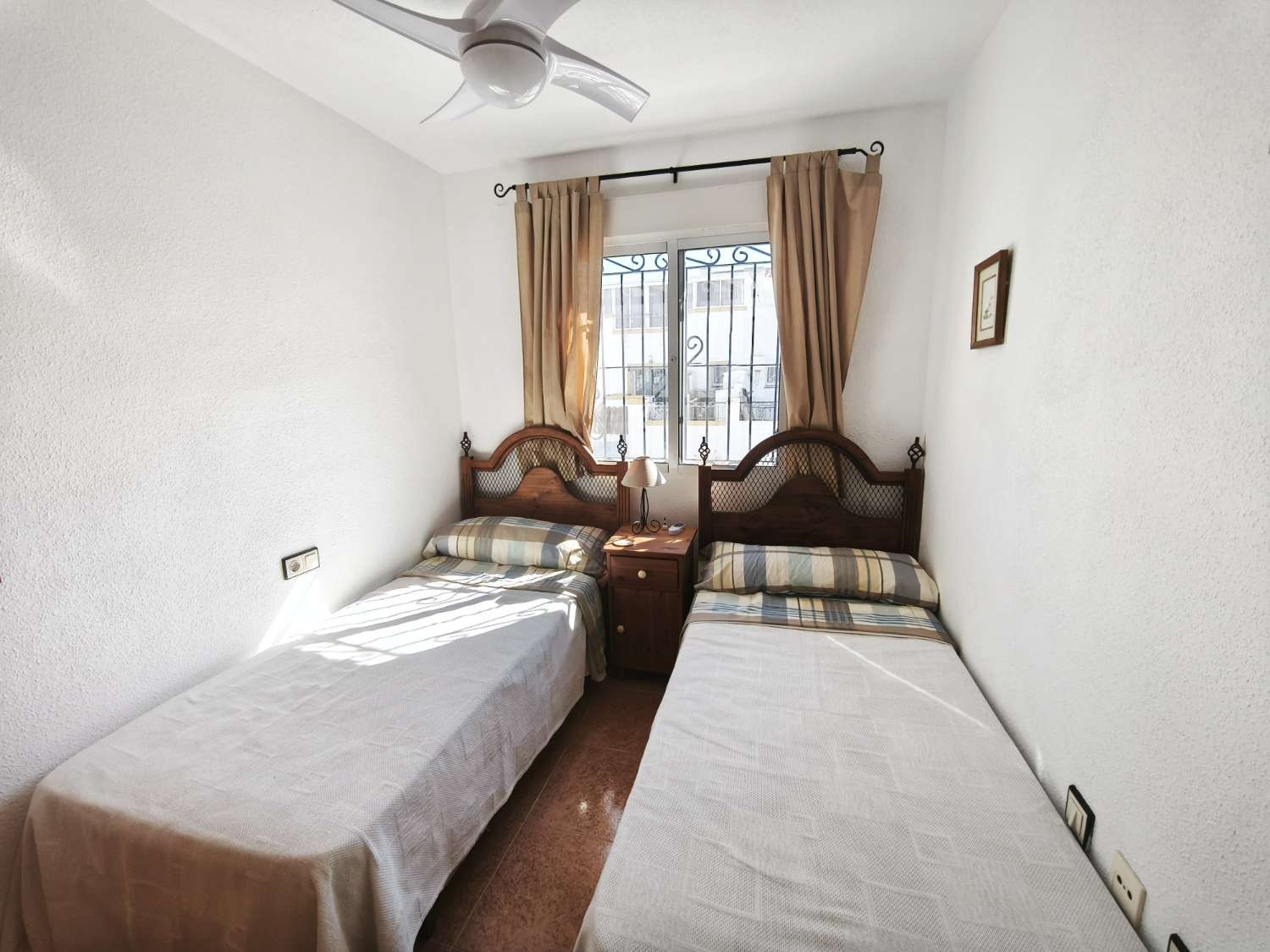 Preciosa casa adosada de 3 dormitorios y 2 baños en Los Altos.