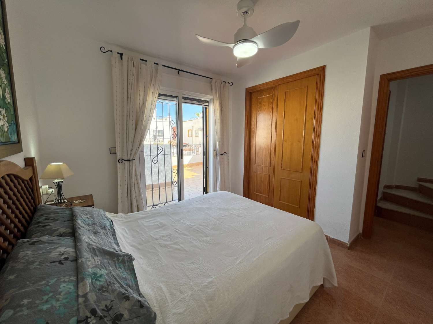 Preciosa casa adosada de 3 dormitorios y 2 baños en Los Altos.