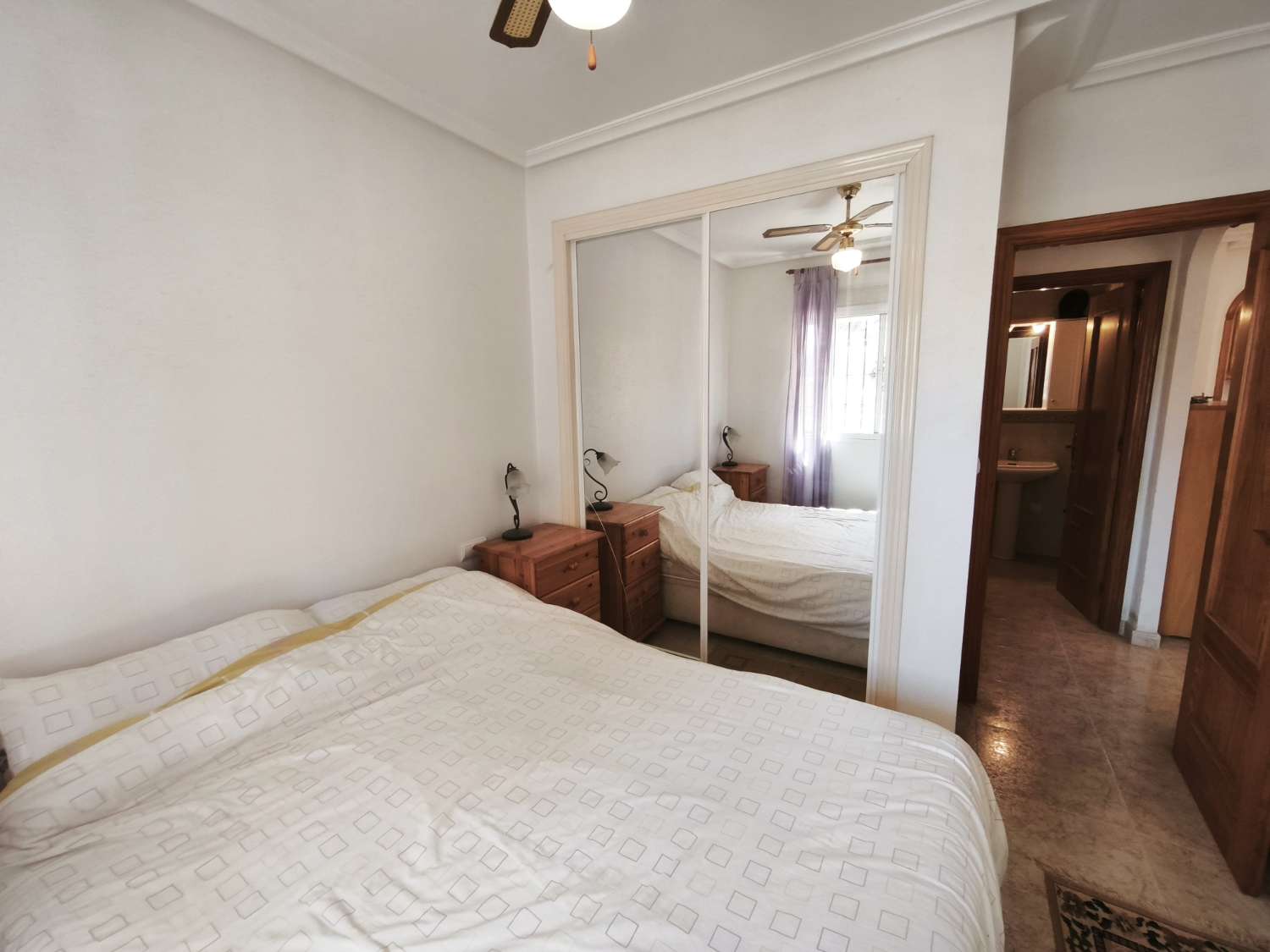 Herenhuis met 3 slaapkamers en 2 badkamers in Los Altos.