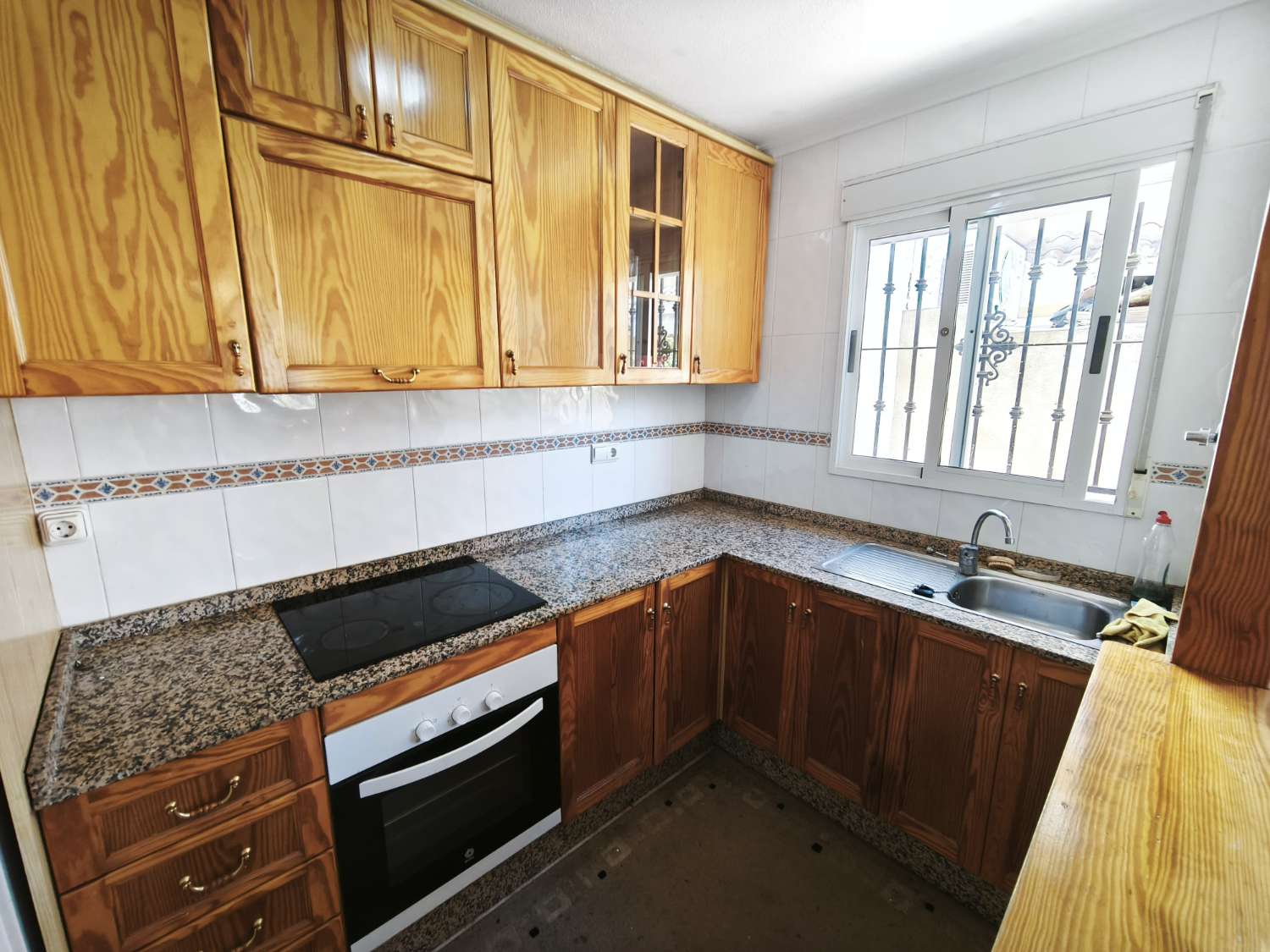 Herenhuis met 3 slaapkamers en 2 badkamers in Los Altos.